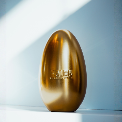 Guldigt påskägg med choklad